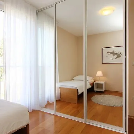 Apartment Luxuria